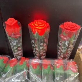 FLOR ROSA CON LUZ 8COLORES 7*9CM