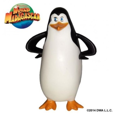 FIGURA PINGUINO MANOS EN CINTUR WORLD OF MADAGASCAR